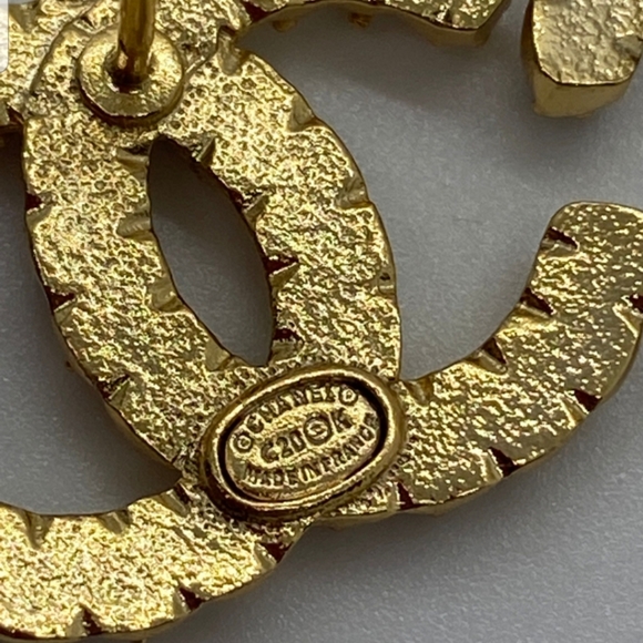 *SOLD*CHANEL 2021 COLLECTION EARRINGS-BRAND NEW!! - Picture 3 of 7